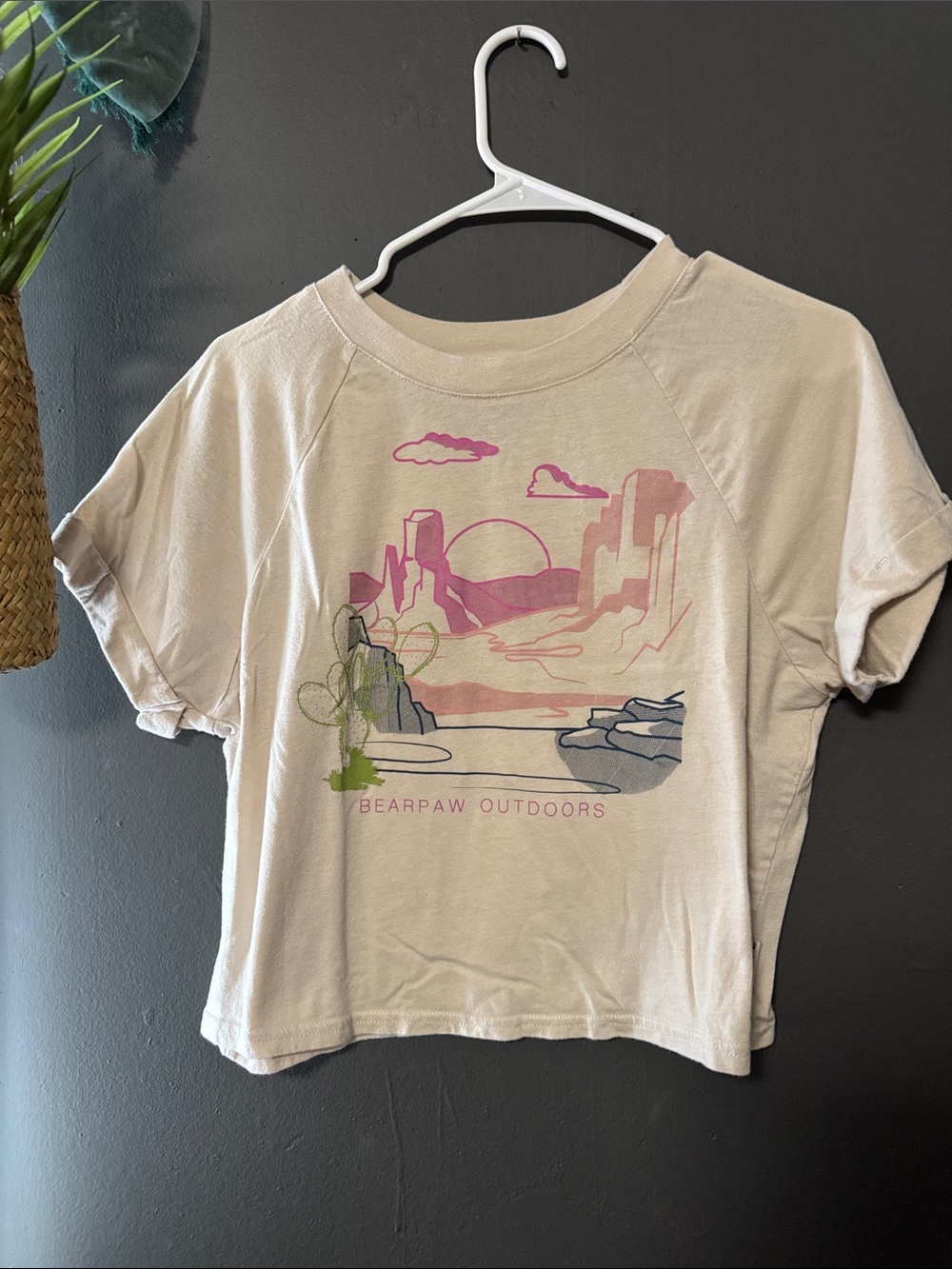 SHORT-SLEEVE CROP TOP